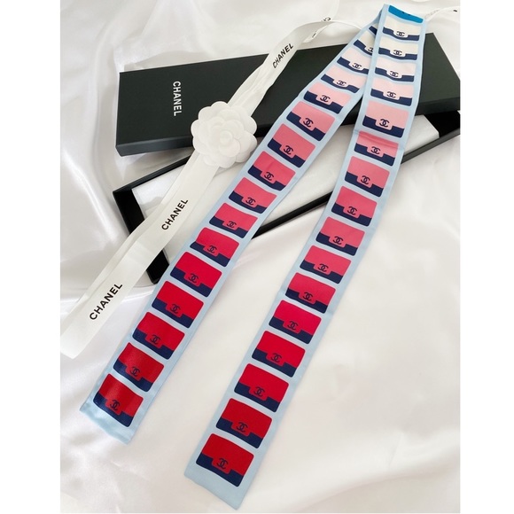BRAND NEW Chanel Bandeau Scarf, 21K - Picture 6 of 16